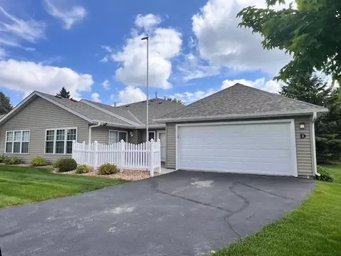 1900 Oak Tree Ln #D, Austin, MN 55912