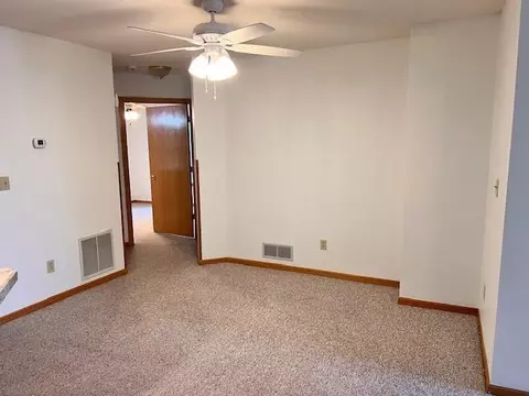 1900 Oak Tree Ln #D, Austin, MN 55912 photo 9