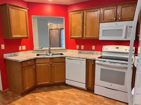 1900 Oak Tree Ln #D, Austin, MN 55912 photo 6
