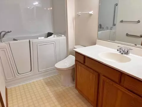 1900 Oak Tree Ln #D, Austin, MN 55912 photo 13