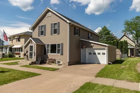 418 Main St W, Wabasha, MN 55981 photo 2