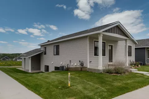 5267 56th St NW, Rochester, MN 55901