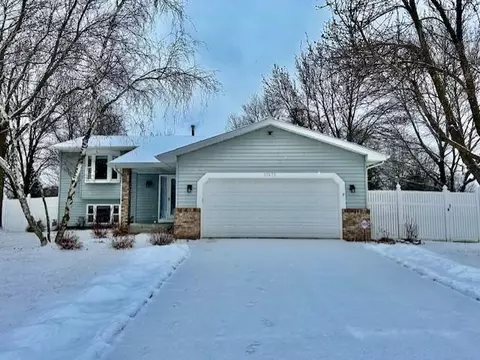 17275 Hibiscus Ave, Lakeville, MN 55044