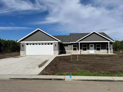 911 8th Ave NW, Perham, MN 56573 photo 2