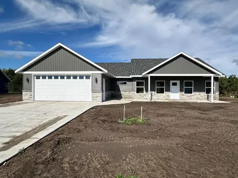 911 8th Ave NW, Perham, MN 56573 photo 4