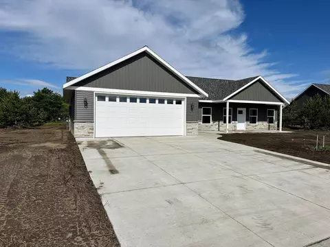 911 8th Ave NW, Perham, MN 56573 photo 3