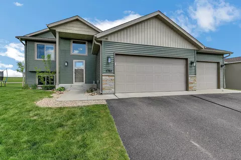 1761 34th St NE, Sauk Rapids, MN 56379