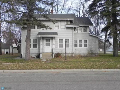301 4th St SW, Hankinson, ND 58041