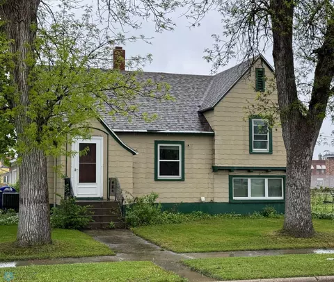 322 4th Ave, Enderlin, ND 58027