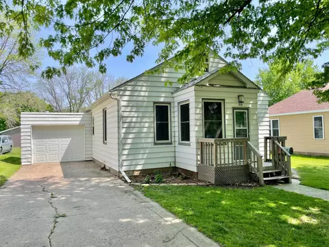 319 N Jackson Ave, Springfield, MN 56087