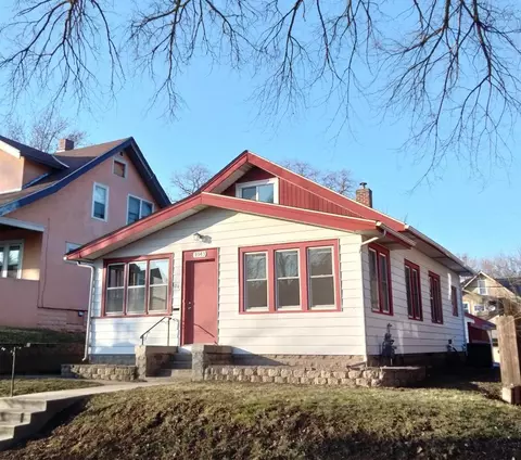 1043 Beech St, Saint Paul, MN 55106