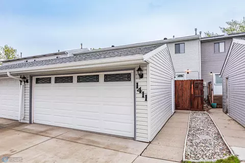 1411 11th St W, West Fargo, ND 58078