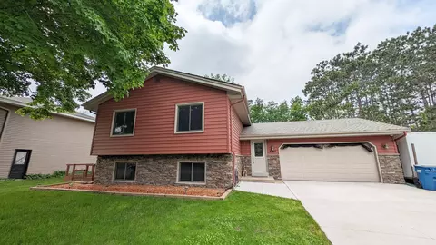 4265 Heritage Dr, Vadnais Heights, MN 55127