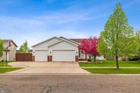 1121 9th Ave W, West Fargo, ND 58078