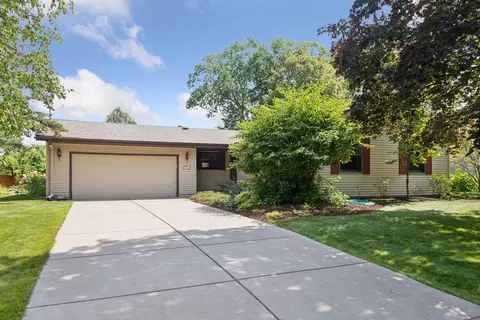 3496 Nancy Pl, Shoreview, MN 55126