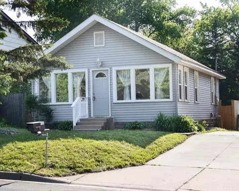 1337 Bidwell St, West Saint Paul, MN 55118