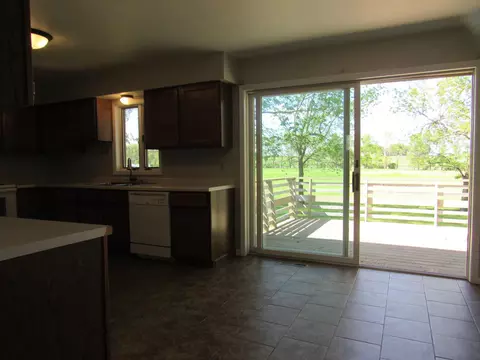 1830 Red Leaf Ct, Windom, MN 56101 photo 5