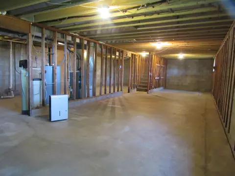 1830 Red Leaf Ct, Windom, MN 56101 photo 24