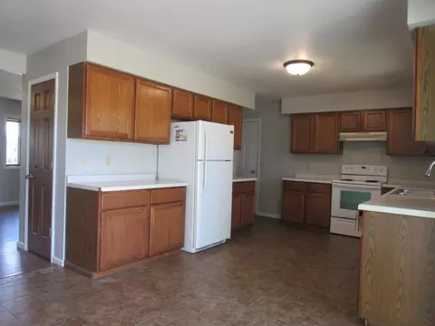 1830 Red Leaf Ct, Windom, MN 56101 photo 10