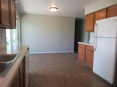 1830 Red Leaf Ct, Windom, MN 56101 photo 9