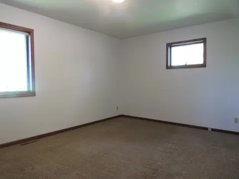 1830 Red Leaf Ct, Windom, MN 56101 photo 13