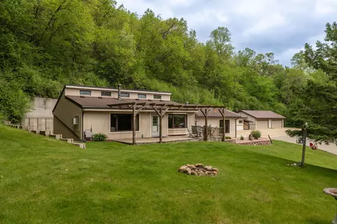 1360 N Main St, Elba, MN 55910