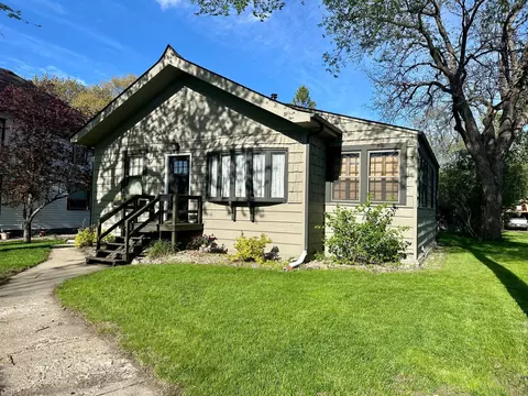 1433 5th Avenue Ave, Windom, MN 56101