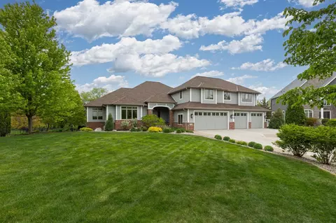 8640 Kelzer Pond Dr, Victoria, MN 55386