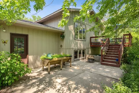 826 Lasalle Pl, Saint Cloud, MN 56301
