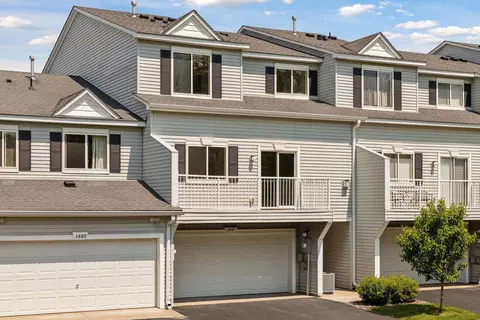 3887 Abercrombie Ln, Stillwater, MN 55082