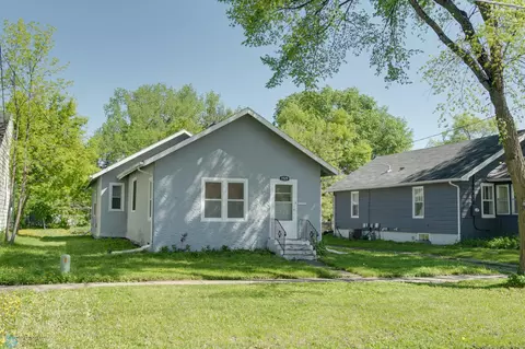 1529 2nd Ave S, Fargo, ND 58103