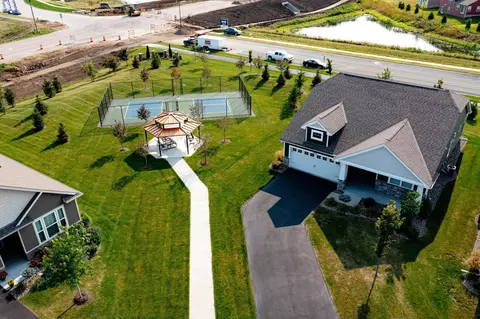 2344 Avalon Ct, Shakopee, MN 55379