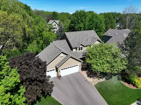 691 Bridle Ridge Rd, Eagan, MN 55123