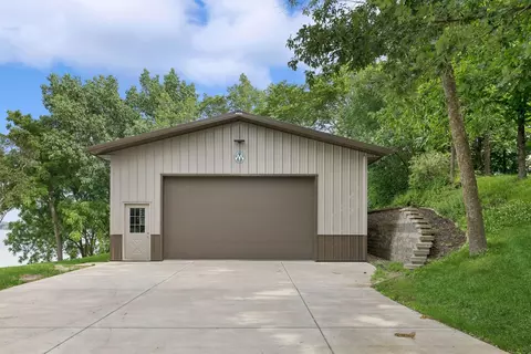 8855 Shields Lake Path, Faribault, MN 55021 photo 18