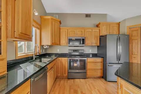 1868 47th St SE, Saint Cloud, MN 56304 photo 4