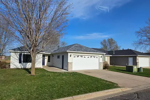 926 Willow View Cir, Waite Park, MN 56387