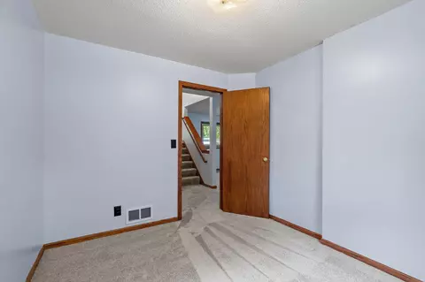 3958 Worchester Dr, Eagan, MN 55123 photo 36