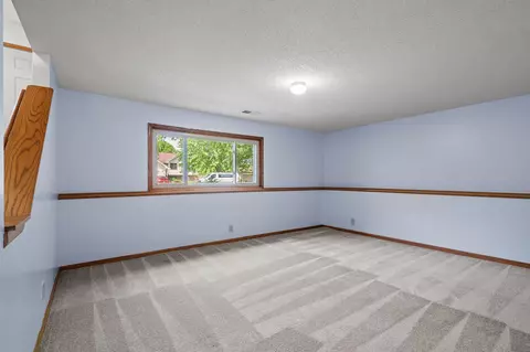 3958 Worchester Dr, Eagan, MN 55123 photo 27