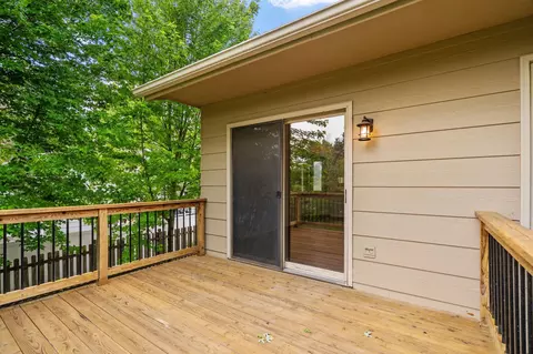 3958 Worchester Dr, Eagan, MN 55123 photo 6
