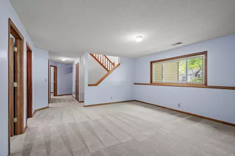 3958 Worchester Dr, Eagan, MN 55123 photo 29