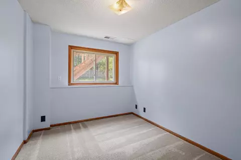 3958 Worchester Dr, Eagan, MN 55123 photo 35