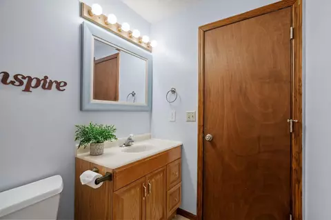 3958 Worchester Dr, Eagan, MN 55123 photo 38