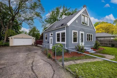 147 W 92nd St, Bloomington, MN 55420
