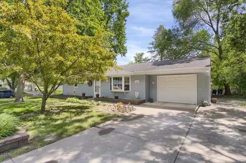 14325 Bellevue Dr, Minnetonka, MN 55345