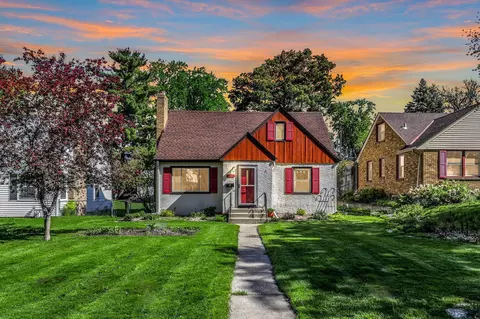 883 Parkview Ave, Saint Paul, MN 55117