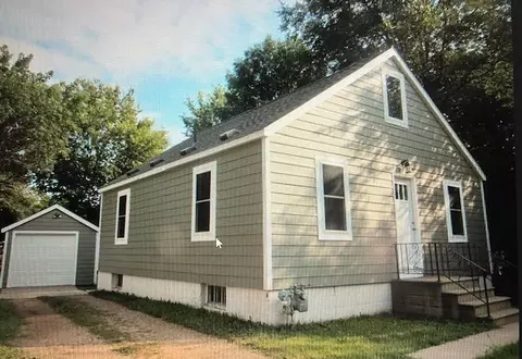 705 Leon Ave, Worthington, MN 56187