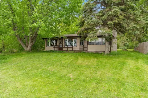 12280 Mentzer Trl, Lindstrom, MN 55045