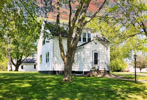 260 2nd Ave NW, Milaca, MN 56353