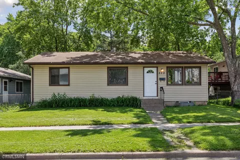 252 Robie St E, Saint Paul, MN 55107