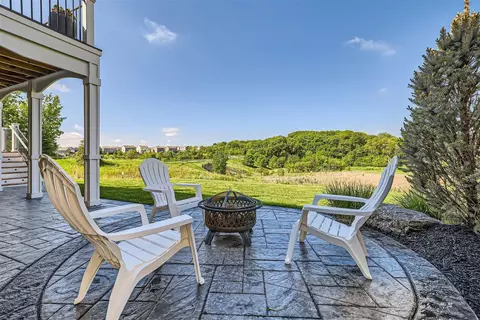 9310 River Rock Dr N, Chanhassen, MN 55317